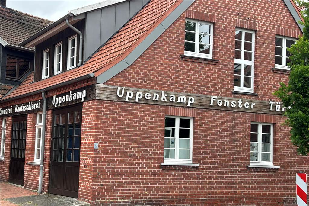 Gegründet 1839 : Ralf Uppenkamp führt Tischlereibetrieb in 6. Generationen Der alte Uppenkamp-Stammsitz am Fliegenmarkt.