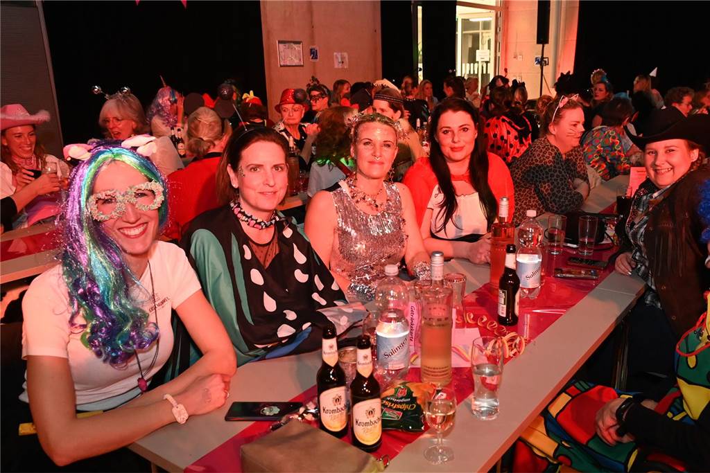 Der Altstadttreff wurde zum närrischen Hotspot der KFD St. Johannes Dorsten.