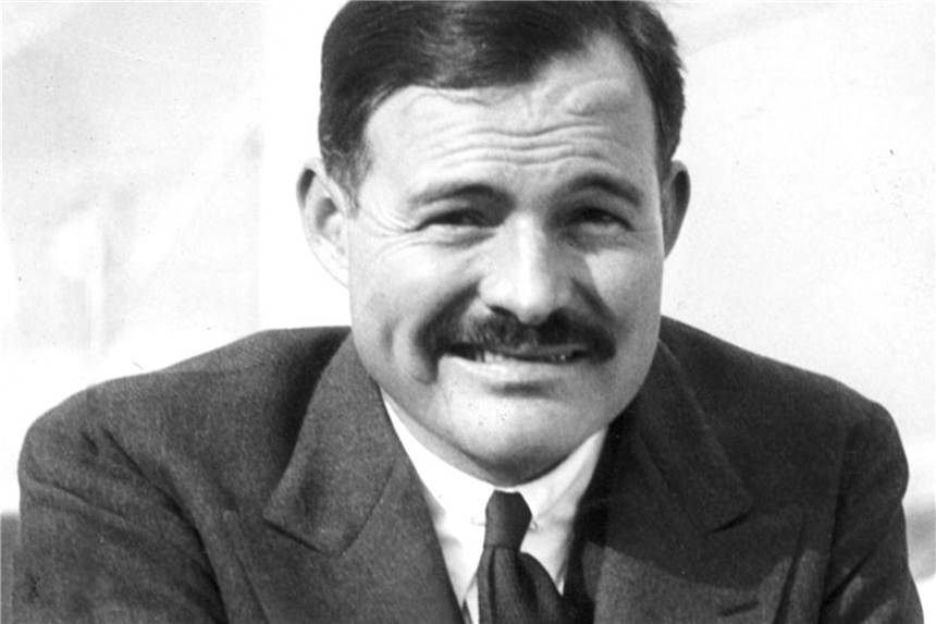 Hemingway-Kurzgeschichte erstmals veröffentlicht Der amerikanische Schriftsteller Ernest Hemingway. Foto: UPI/dpa
