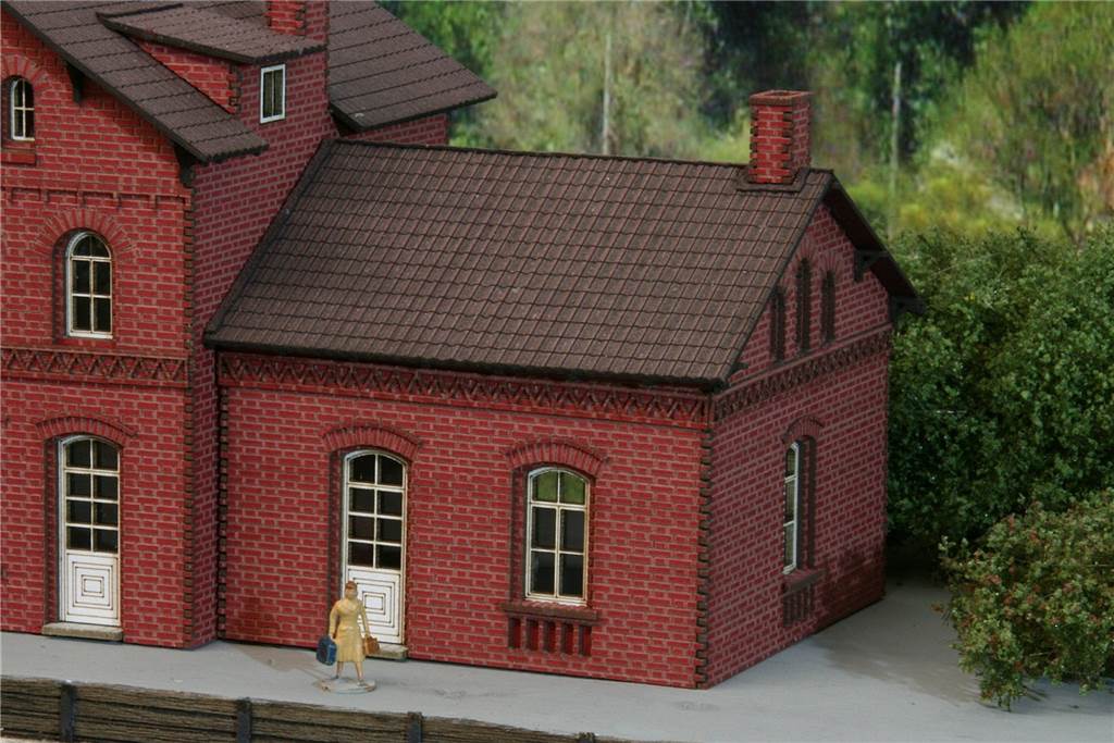 Diese Bahngebäude in Dorsten werden bald Modelleisenbahnen in der ganzen Welt schmücken Der Anbau für den Bahnhof in Wulfen ist separat erhältlich.