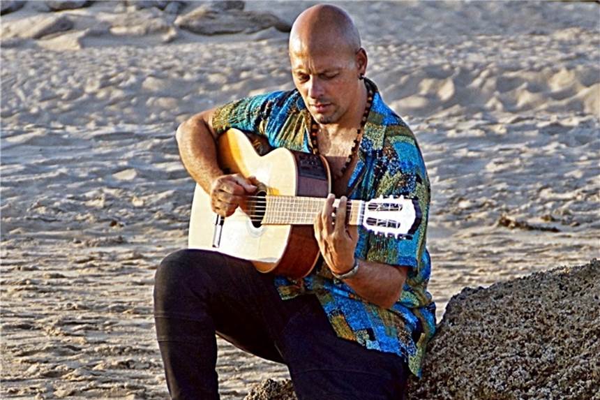 Karibisches Neujahrskonzert heizt im Fritz-Henßler-Haus ein Der andalusische Musiker El Torrán kommt nach Dortmund.