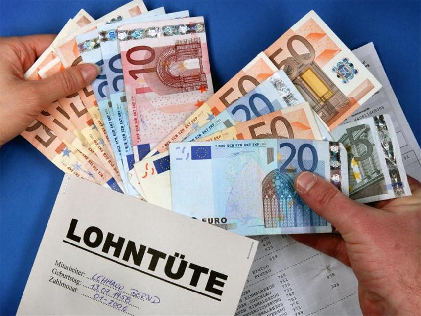 Tarifverdienste in Deutschland gestiegen Der Anstieg der Tariflöhne stärkt die Kaufkraft der Verbraucher und könnte den Konsum ankurbeln. Foto: Jens Büttner