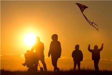 Der Anteil kinderreicher Familien - also mit drei und mehr Kindern - ist kontant. Foto: Christian Charisius