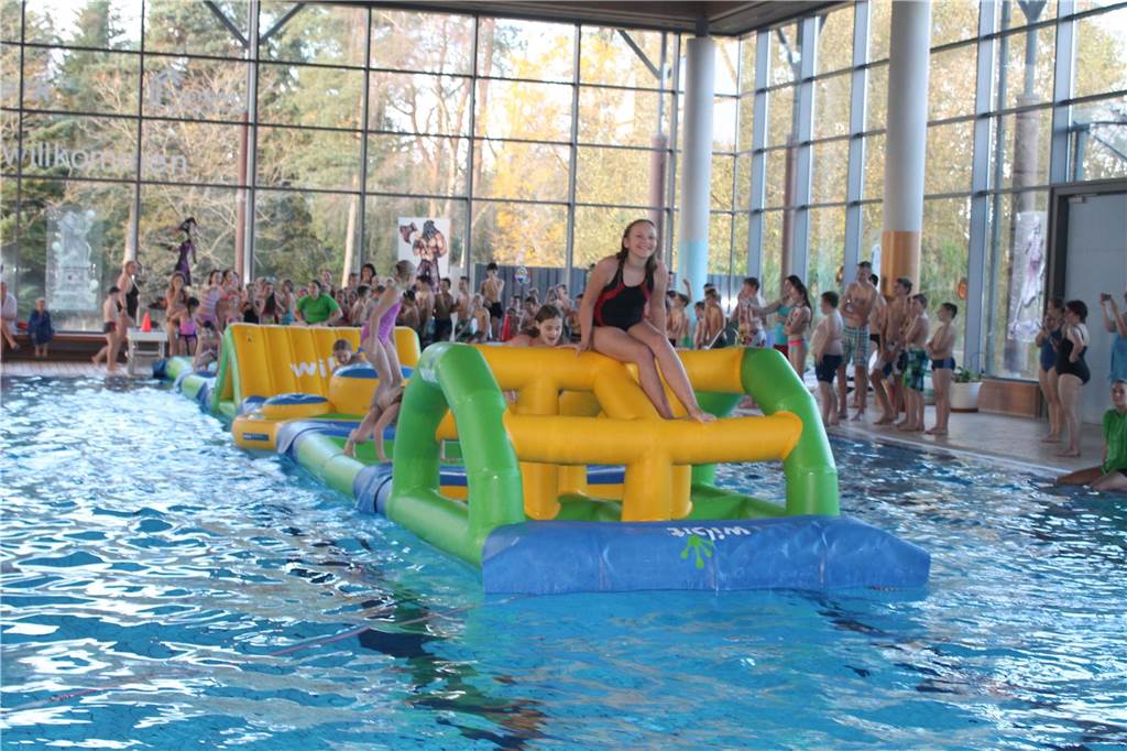 Hallenbad feiert 60-Jähriges: Pool-Party und Führungen durch die Technik Der "Aqua-Track" soll bei der Pool-Party für viel Spaß sorgen.