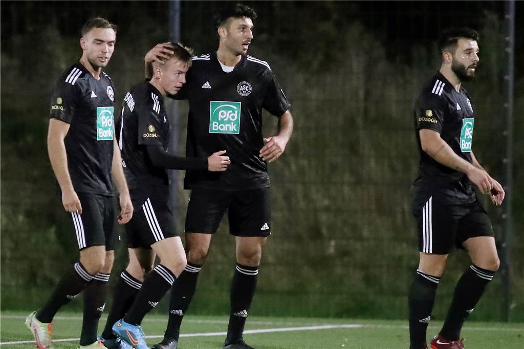 Der ASC 09 Dortmund möchte - wie hier beim Westfalenpokalspiel gegen die Sportfreunde Lotte (2:1) - endlich auch wieder in der Liga ein Tor erzielen.