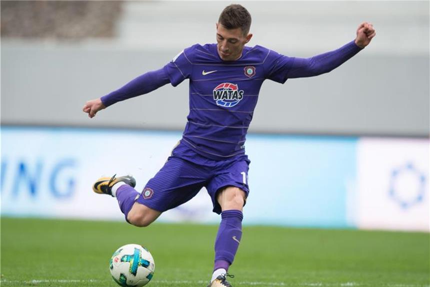 Aue wieder mit Erfolgserlebnis - 1:0 gegen Regensburg Der Auer Mario Kvesic traf zum 1:0. Foto: Sebastian Kahnert