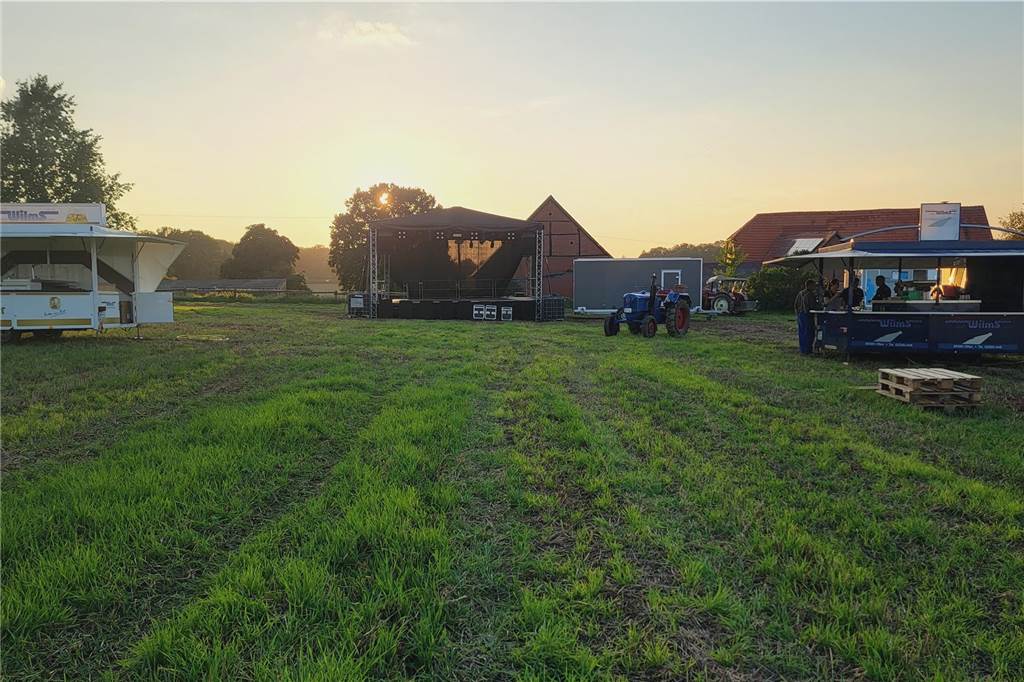 Der Aufbau für das Open-Air-Festival ist gestartet.