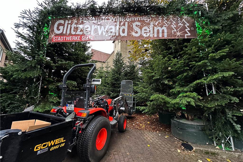 Glitzerwald und Adventsmarkt: Alle Infos zu Daten, Öffnungszeiten und Angeboten Der Aufbau ist mittlerweile ganz abgeschlossen, Donnerstag öffnet der Glitzerwald.