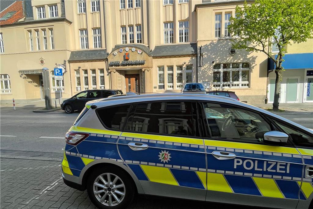 Mit Video: „Drachenlord“ löst Polizeieinsatz am Kolpinghaus Werne aus Ein Polizeiauto vor dem Kolpinghaus in Werne.