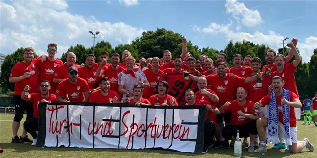 Kreisliga-A-Aufsteiger DJK TuS Körne II begrüßt sechs Neuzugänge und zwei Rückkehrer Spieler der DJK TuS Körne posieren für ein Gruppenfoto.