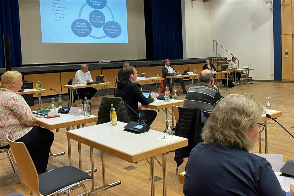 Widerstand gegen baldige Einführung eines Jugendparlamentes in Werne Der Ausschuss für Kinder, Jugend und Familie (Jugendhilfe) beriet im Kolpingsaal ausführlich über die Beteiligung von Kindern und Jugendlichen an Entscheidungen in der Stadt.