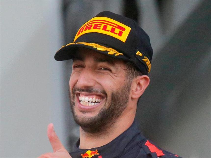 Störfaktor Ricciardo: Vettel Zweiter im Training Der Australier Daniel Ricciardo vom Team Red Bull Racing fuhr die schnellste Zeit im ersten Training in Ungarn. Foto: Efrem Lukatsky