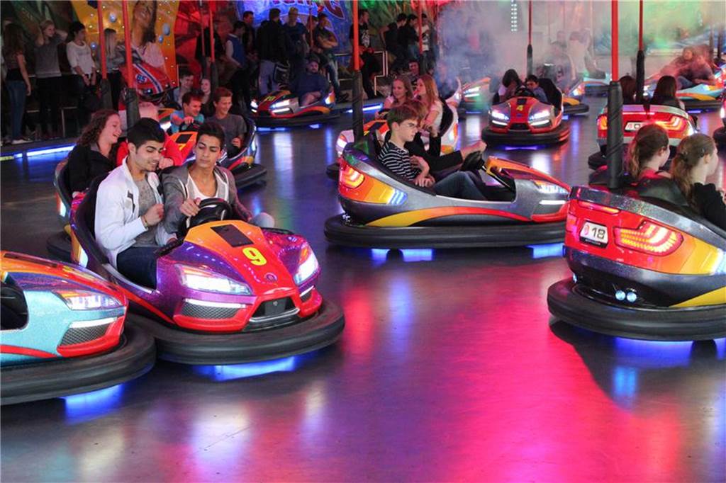 Achterbahn, Riesenrad und Co: Diese Fahrgeschäfte kommen nach Vreden Der Autoscooter gehört zur Kirmes einfach dazu.