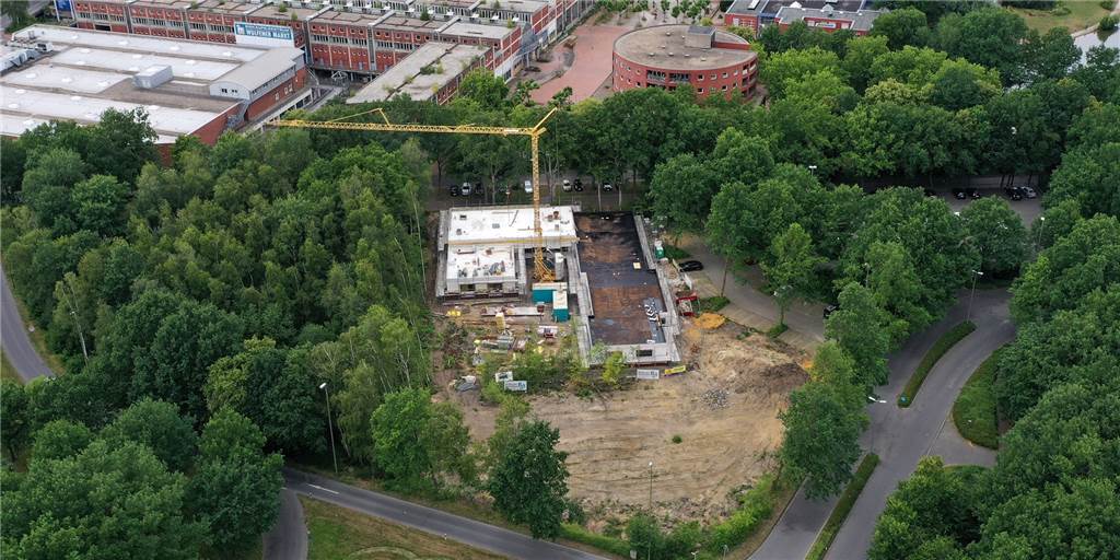 Hier entsteht auf ehemaliger Waldfläche in Dorsten eine neue Kita Kita-Baustelle von oben