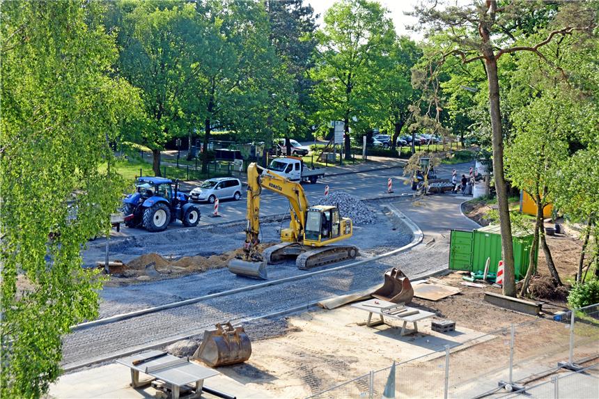 Neue Bushaltestelle soll Anfang Juni fertig sein Der Bau der neuen Bushaltestelle soll Anfang Juni abgeschlossen sein
