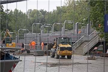Der Bau der Rampe als barrierefreier Zugang zum Bahnhof Capelle ist fast abgeschlossen.