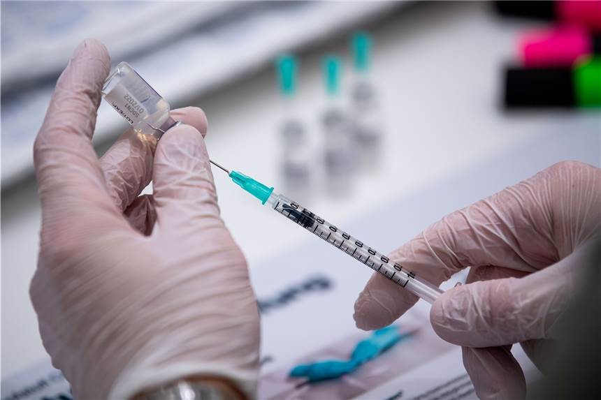 Ministerpräsident fordert Kontaktbeschränkungen für Ungeimpfte Der bayerische Ministerpräsident Söder fordert angesichts der angespannten Lage in den Krankenhäusern strengere Corona-Maßnahmen. (Symbolbild)