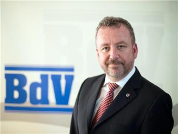 Der BdV-Präsident Bernd Fabritius will am bisherigen Konzept festhalten. Foto: Bernd Von Jutrczenka/Archiv
