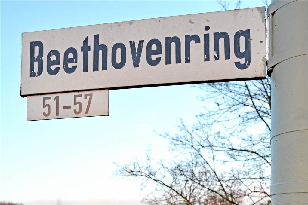 Straßenbaubeiträge: Grundstückseigentümer müssen weiter Tausende Euro zahlen Der Beethovenring wird in mehreren Bauabschnitten saniert.