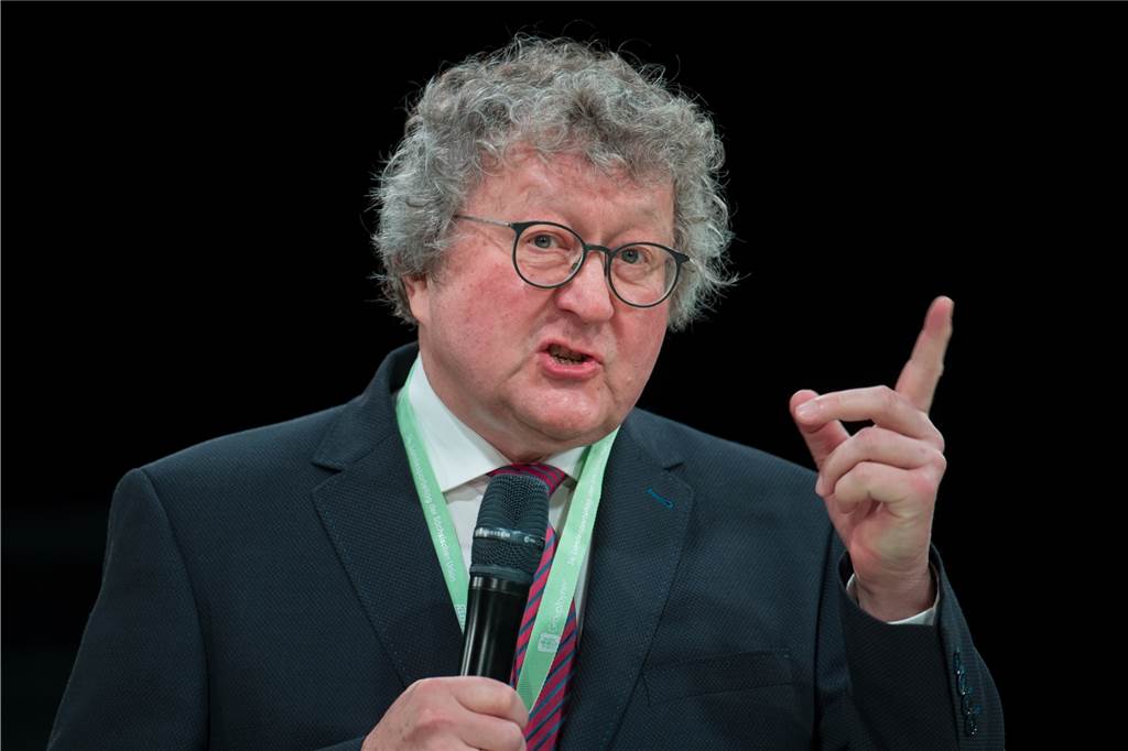 Der bekannte Politikwissenschaftler Prof. Dr. Werner J. Patzelt hat ebenso seine Teilnahme zugesagt.