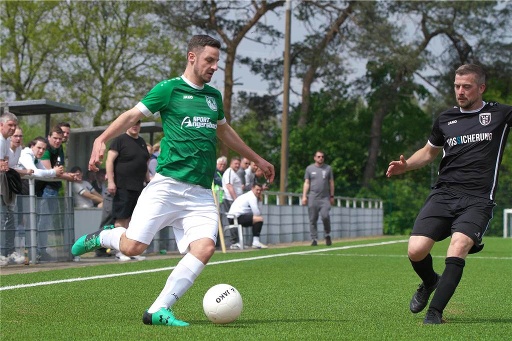 Der bereits feststehende Absteiger SV Bossendorf II lieferte sich einen echten Fight mit B2-Spitzenreiter FC Marl II, der am Ende mit 6:4 gewann.