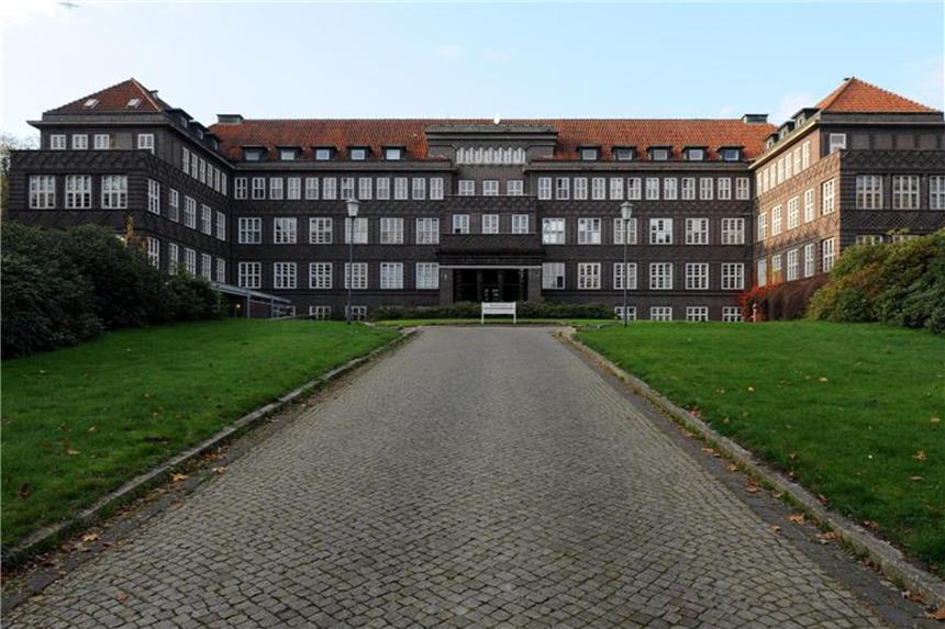Grauen pur in zwei Tabellen: Mordserie mit gut 100 Fällen Der bereits verurteilte Patientenmörder Niels H. ist für rund 100 Todesopfer an den Kliniken Delmenhorst (Foto) und Oldenburg verantwortlich. Foto: Ingo Wagner