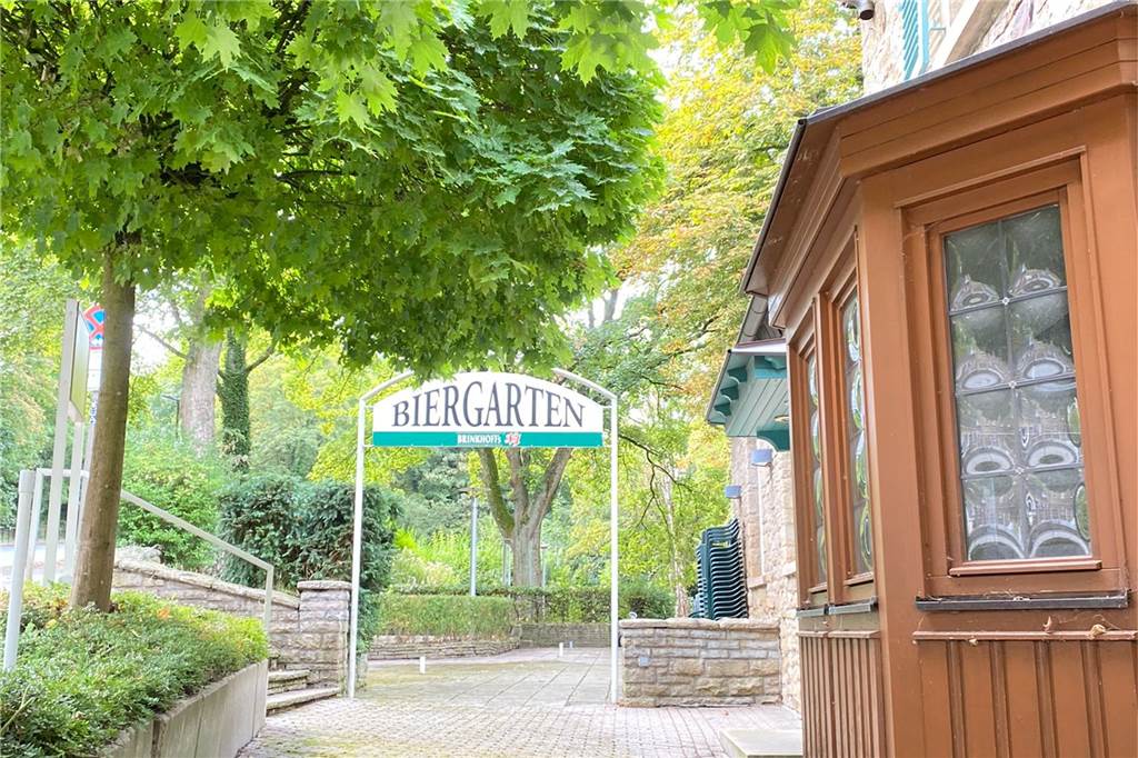Neue Aussichten für Traditions-Restaurant: Am „Alt Syburg“ tut sich was Der Biergarten ist etwas Besonderes: Unter alten Bäumen und mitten im Grünen.