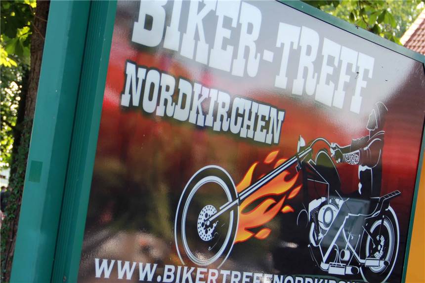 Bikertreff in Nordkirchen: Polizei erwischt Motorradfahrer-Gruppe bei illegalem Treffen Der Bikertreff Nordkirchen ist ein beliebtes Ausflugsziel für Motorradfahrer von nah und fern. Derzeit ist die Gastronomie allerdings wegen der Corona-Pandemie geschlossen. Am Samstagnachmittag trafen sich dort trotzdem 28 Biker.