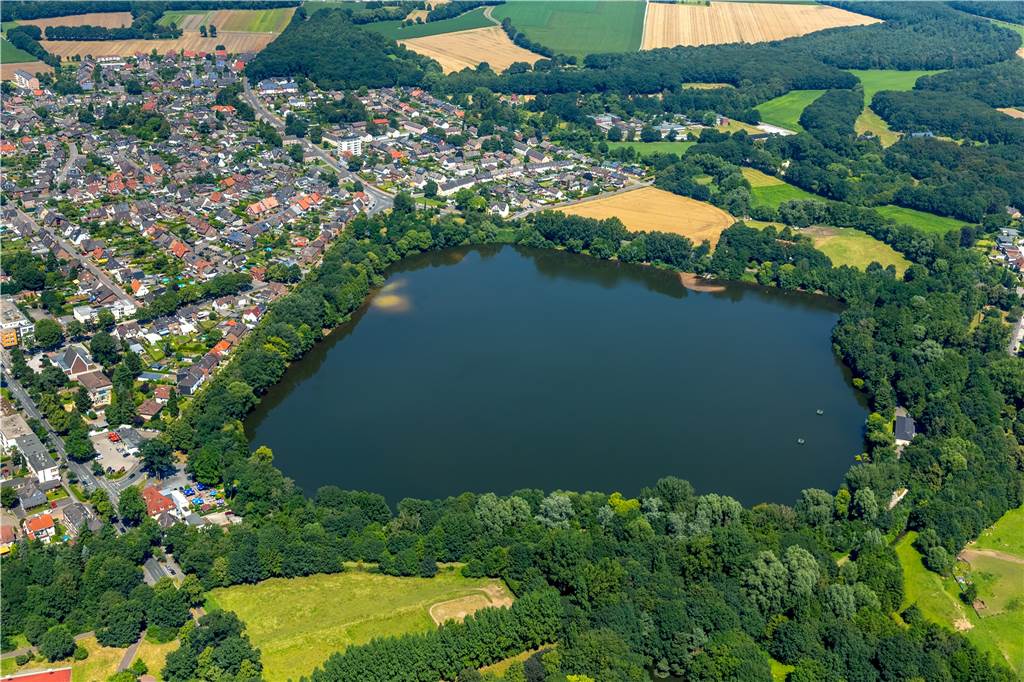 Holsterhausen: Tolle Natur, aber schlechte Spielplätze Der Blauer See in Holsterhausen ist besonders im Sommer ein beliebtes Naherholungsgebiet.