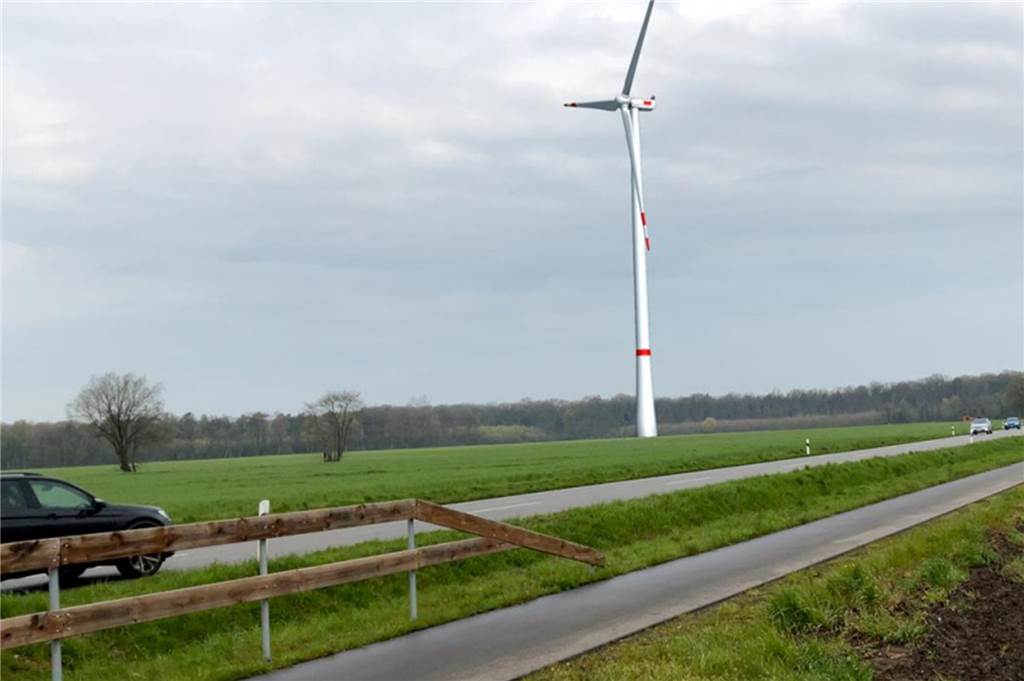 Der Blick auf eine der Anlagen an der B70 in nordwestlicher Blickrichtung zur Grenze hin. 