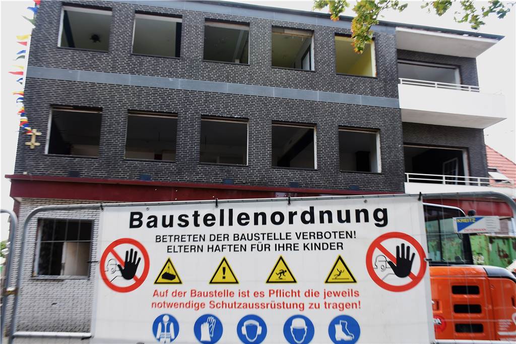 Brauhaus-Abriss: Erinnerungen an durchfeierte Nächte, Boxen und Sportlerbälle kommen hoch Der Blick von der Wessendorfer Straße auf das Gebäude, das in den nächsten Tagen wohl komplett abgerissen sein wird.