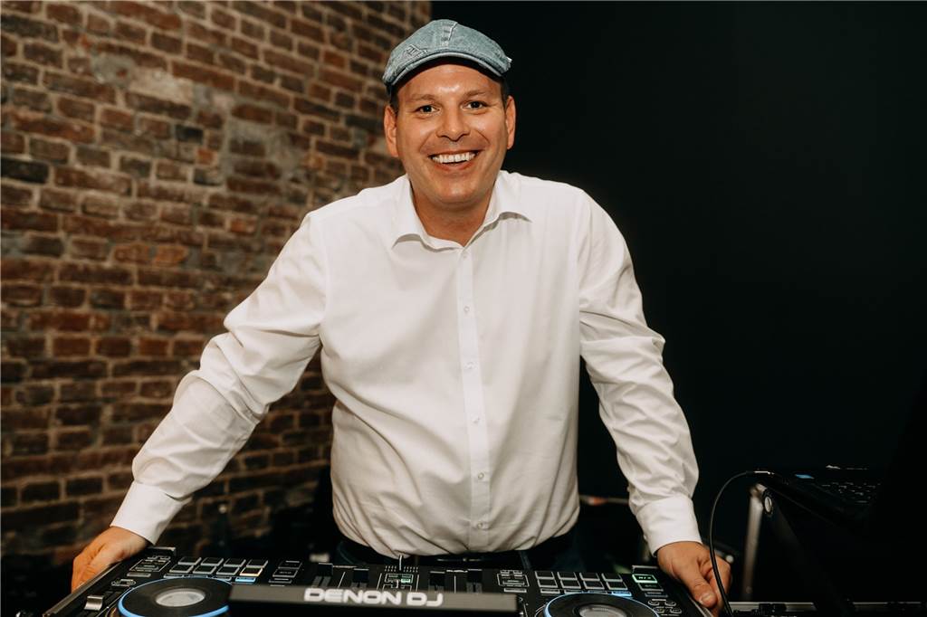 Der Borker Stefan Becker ist als "Beckertainment" auf Hochzeiten und Geburtstagen als DJ unterwegs.