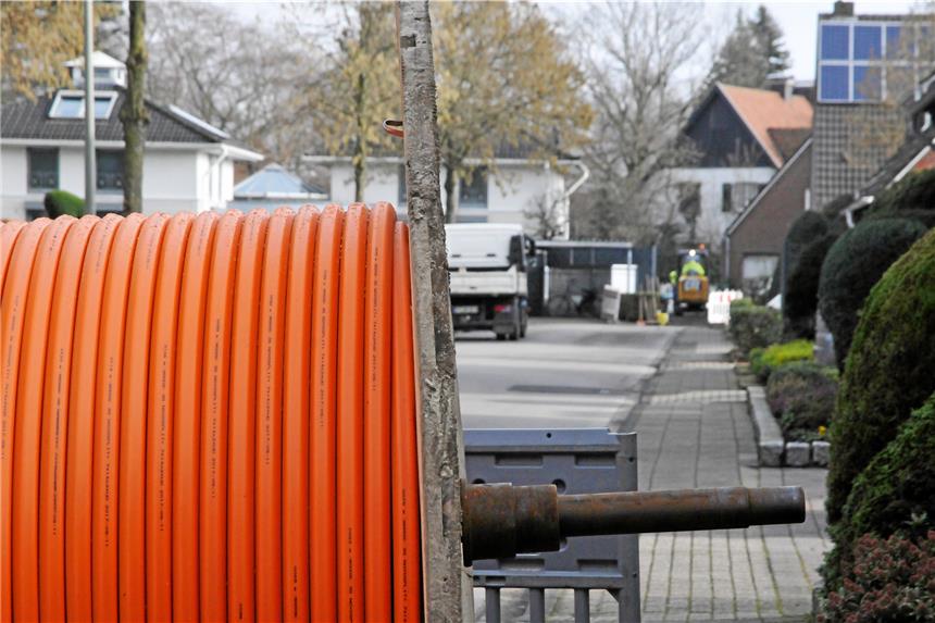 Glasfasernetz wächst in beiden Ortsteilen Der Breitbandausbau macht in Südlohn Fortschritte, im Bild die Elpidiusstraße.ohm