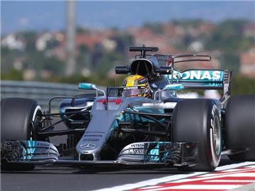 Der Brite Lewis Hamilton kann in Ungarn Michael Schumachers Bestmarke an Pole Positions egalisieren. Foto: Darko Bandic