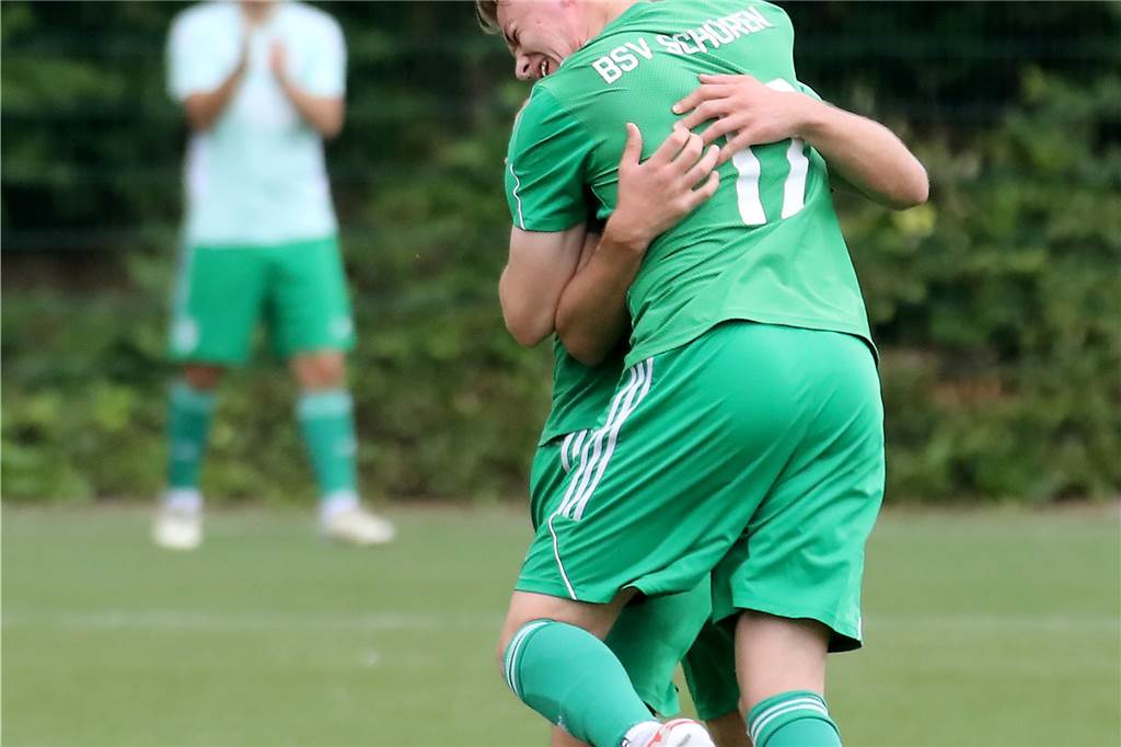 Der BSV Schüren schafft den Klassenerhalt in der Westfalenliga, Hombruch steigt in die Landesliga ab. 