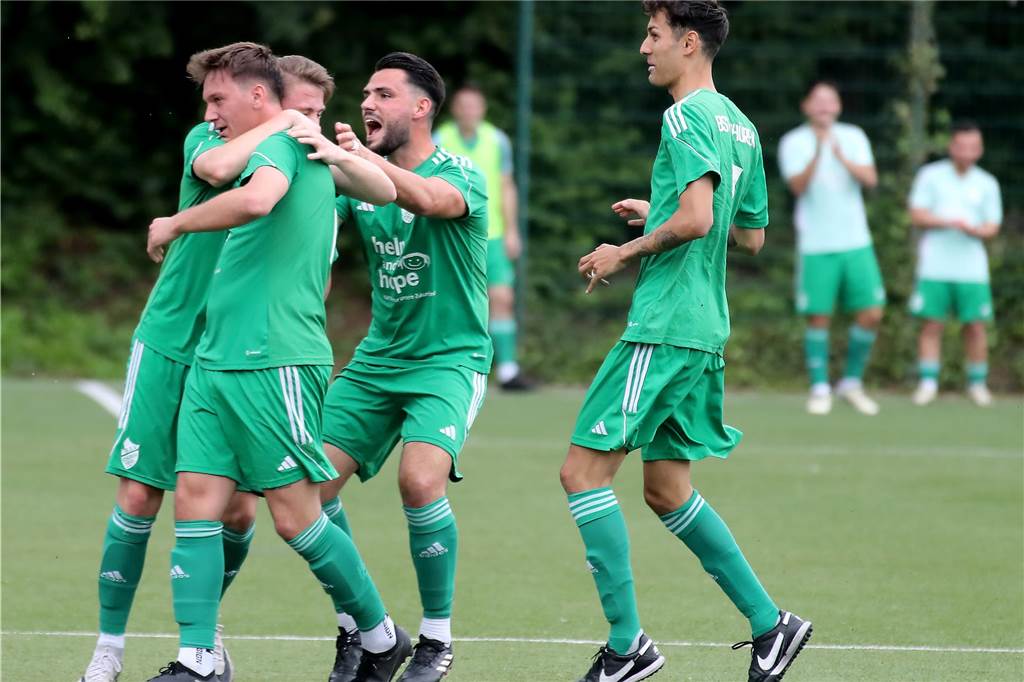 Der BSV Schüren schafft den Klassenerhalt in der Westfalenliga, Hombruch steigt in die Landesliga ab. 