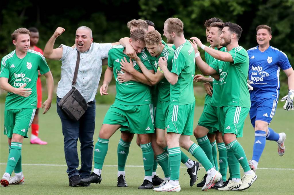 Der BSV Schüren schafft den Klassenerhalt in der Westfalenliga, Hombruch steigt in die Landesliga ab. 