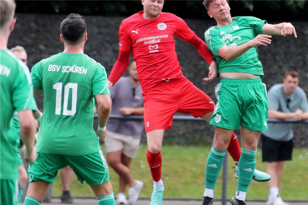 Der BSV Schüren schafft den Klassenerhalt in der Westfalenliga, Hombruch steigt in die Landesliga ab. 