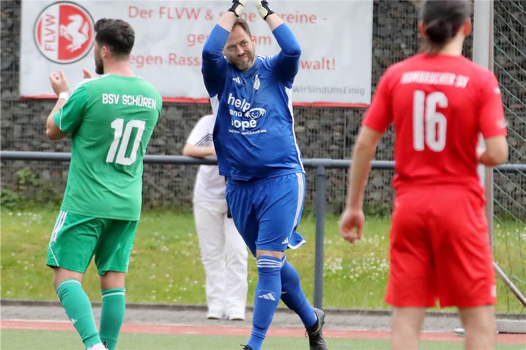 Der BSV Schüren schafft den Klassenerhalt in der Westfalenliga, Hombruch steigt in die Landesliga ab. 