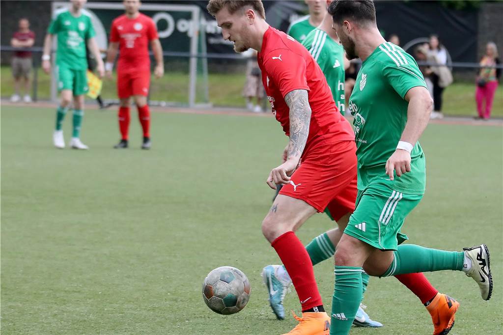 Der BSV Schüren schafft den Klassenerhalt in der Westfalenliga, Hombruch steigt in die Landesliga ab. 