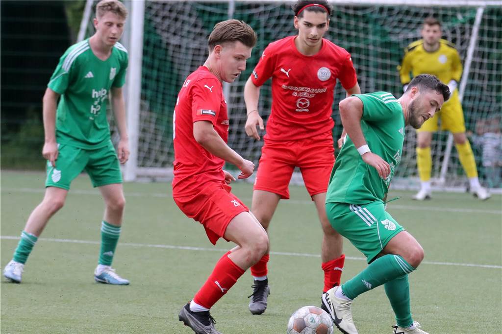 Der BSV Schüren schafft den Klassenerhalt in der Westfalenliga, Hombruch steigt in die Landesliga ab. 