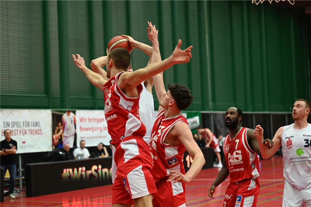 Der BSV Wulfen setzte sich knapp im Derby bei Citybasket Recklinghausen durch.