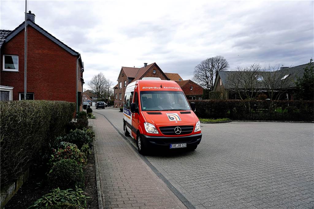 Herbern: Ein Dorf im Grünen – nicht ohne Verkehrschaos, dafür ohne Drogerie Der Bürgerbus fährt zwischen Davensberg und Capelle.