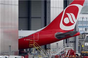 Der Bundeskredit hatte Air Berlin im vergangenen Herbst zunächst noch in der Luft gehalten und so den Verkauf ermöglicht. Foto: Roland Weihrauch