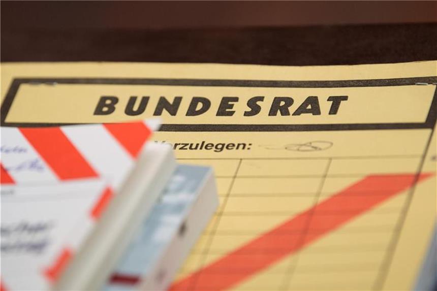 Bundesländer wollen der NPD Staatsgeld entziehen Der Bundesrat tagt in Berlin. Foto: Soeren Stache