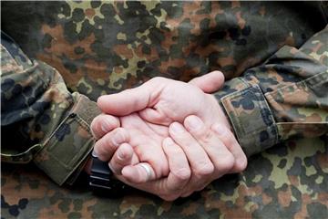 Der Bundeswehrsoldat Franco A. soll den ursprünglichen Vorwürfen zufolge gemeinsam mit Komplizen aus einer rechtsextremen Gesinnung heraus einen Anschlag vorbereitet haben. Foto: Robert Schlesinger/Symbol