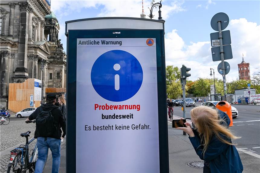 Bundesinnenministerium bezeichnet Probealarm als „fehlgeschlagen“ - erste Erklärungen Der bundesweite Warntag war ein Fehlschlag. Offenbar waren die Systeme überlastet.
