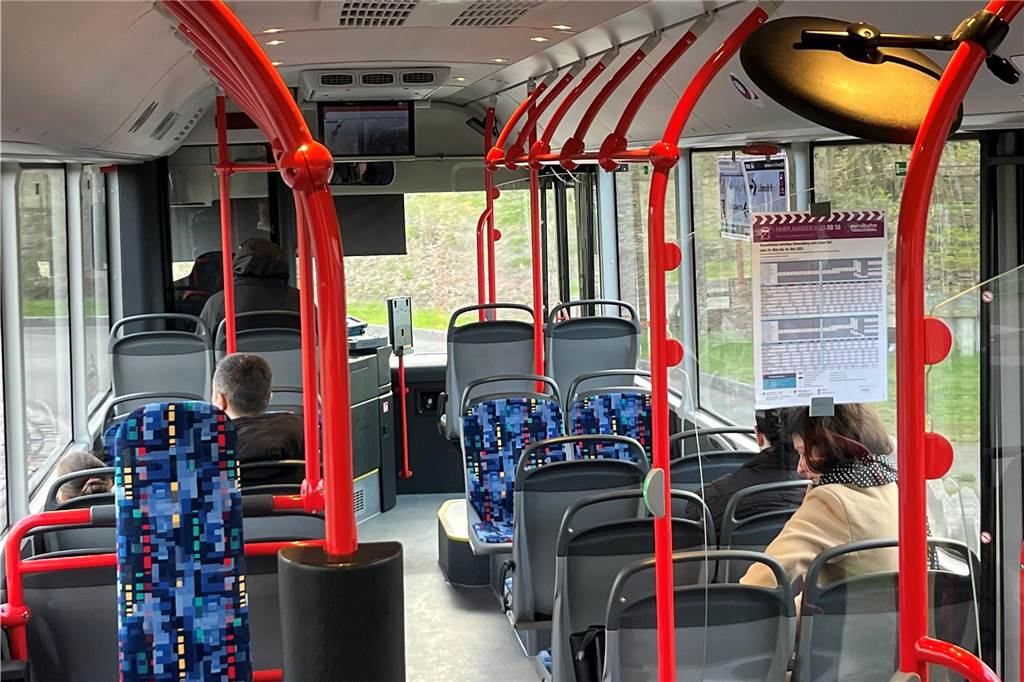 Im RB50-Ersatzverkehr: Doppelte Fahrzeit, dafür Ziegen am Morgen Der Bus gen Lünen war sehr leer.