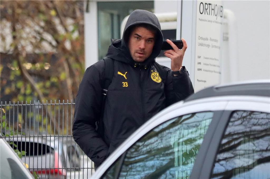 Der BVB auf dem Weg ins Teamhotel.