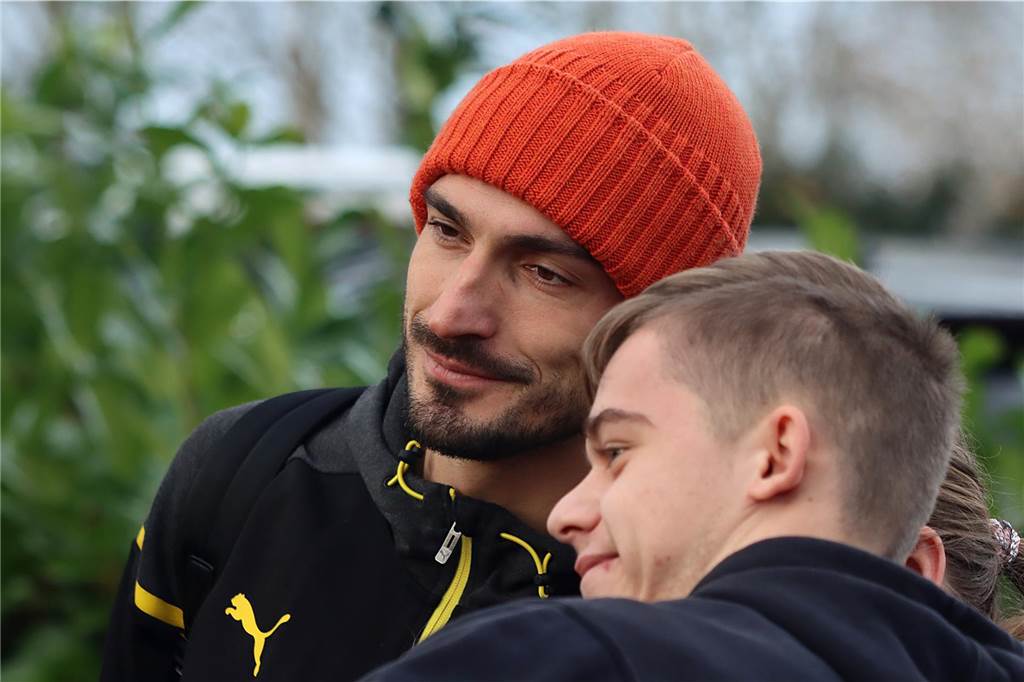 Der BVB auf dem Weg ins Teamhotel.
